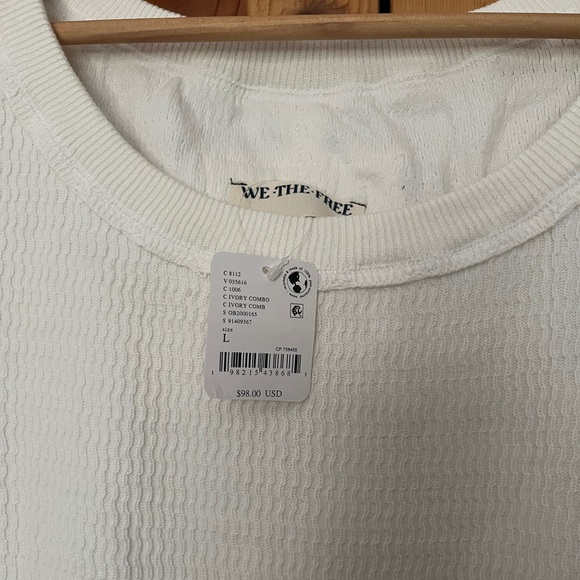 NWT We The Free Swinging Cable Cuff Ivory Textured Top Sz Large - Picture 7 of 8